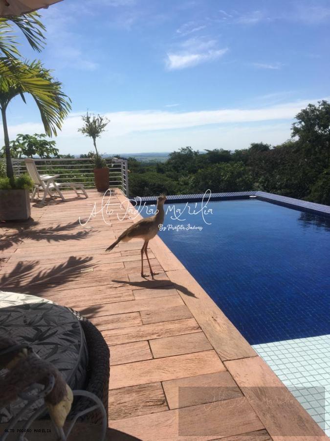 Casa em Condom�nio