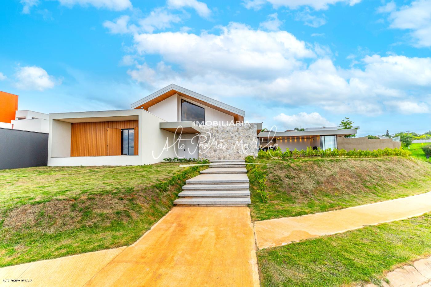 Casa em Condom�nio