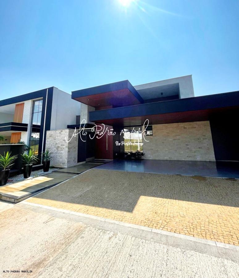 Casa em Condom�nio